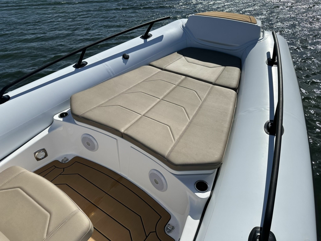 Boat grand-golden-line-850-2