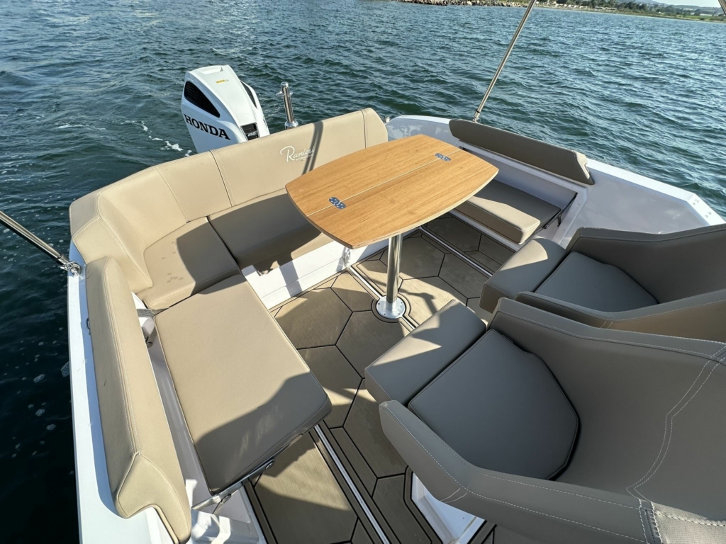 Boat ranieri-next-240sh