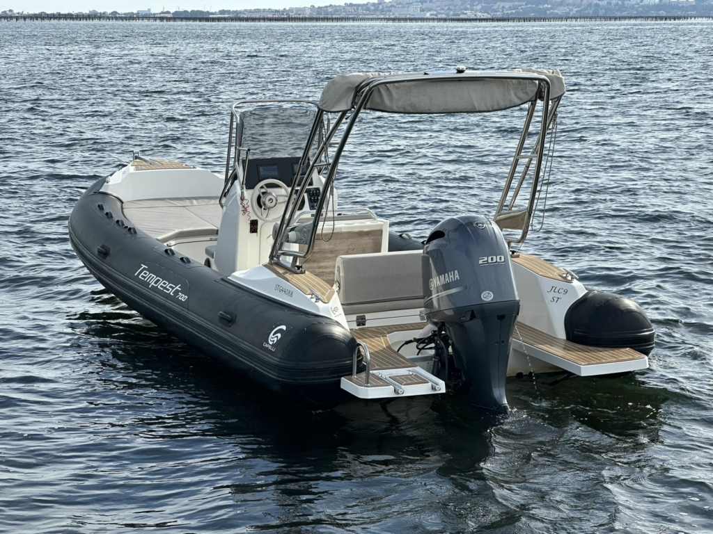 Boat capelli-tempest-700
