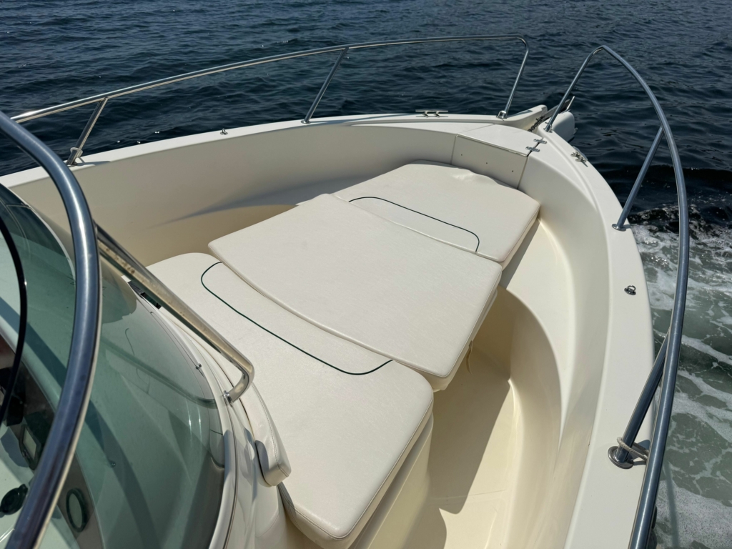 Boat jeanneau-cap-camarat-705