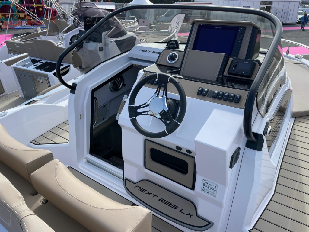 Boat ranieri-next-285lx-2
