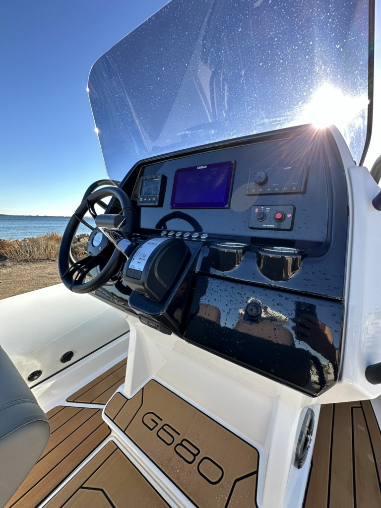 Boat grand-golden-line-680-2