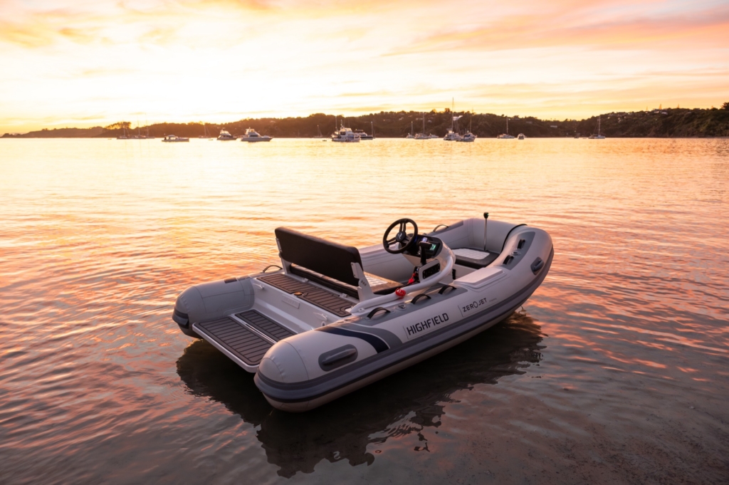 Boat highfield-e-jet-330-hypalon