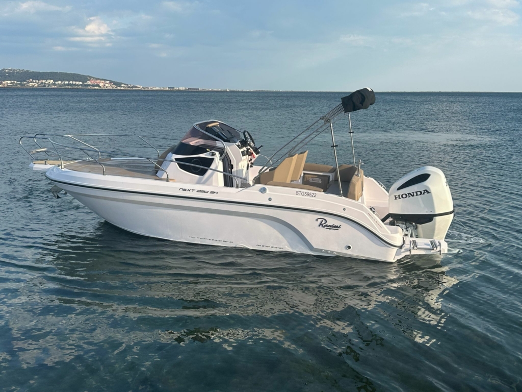 Boat ranieri-next-220sh-3