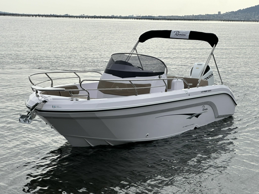 Boat ranieri-voyager-23s-2