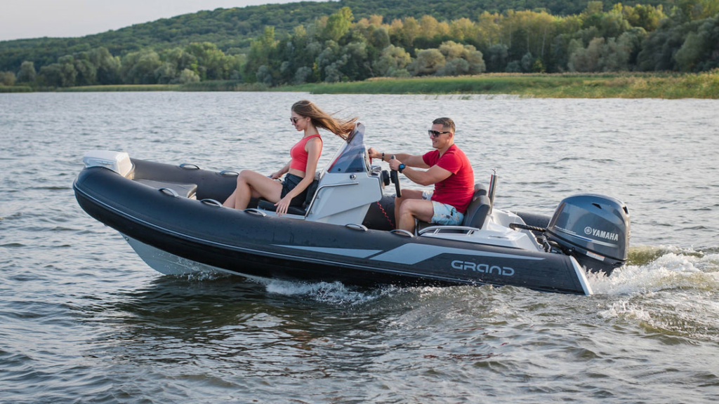 Boat grand-golden-line-420