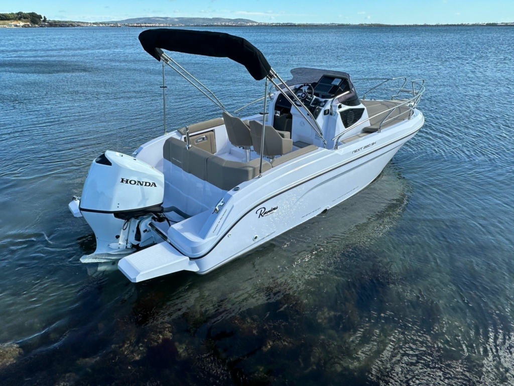 Boat ranieri-next-220sh-2