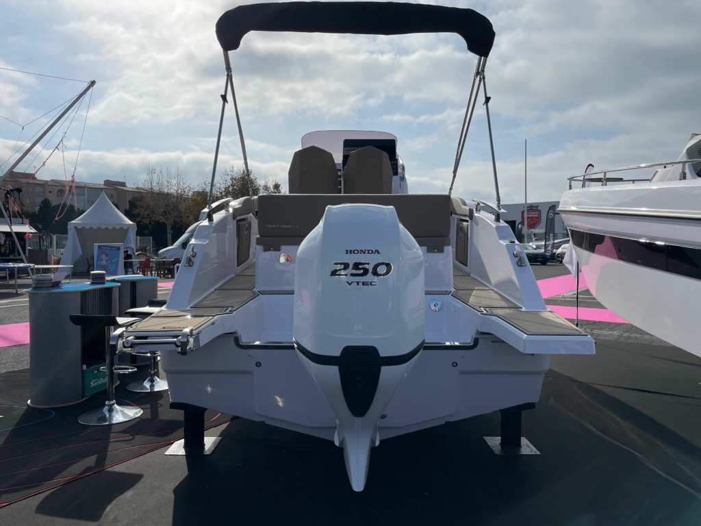 Boat ranieri-next-255-lx-2