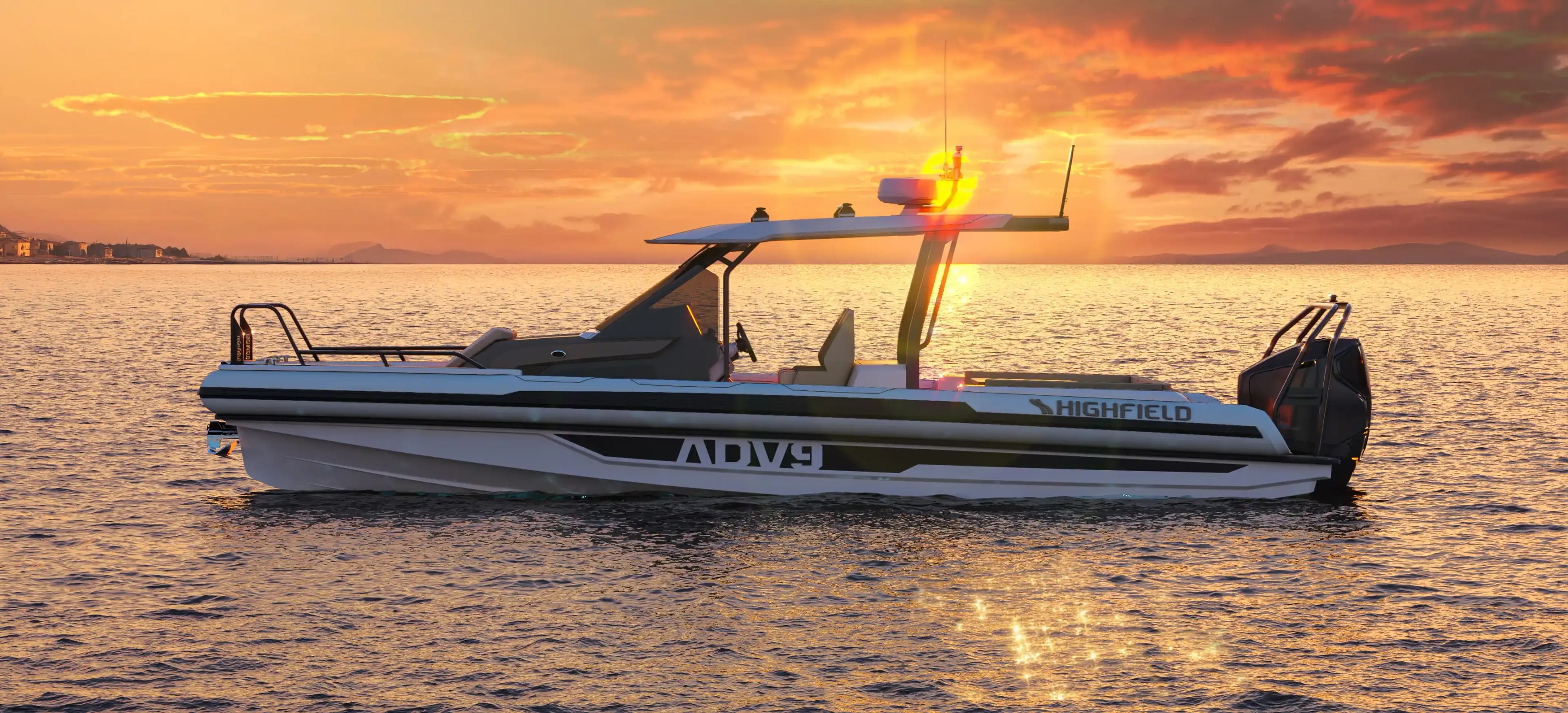 Photo d'un bateau au coucher de soleil