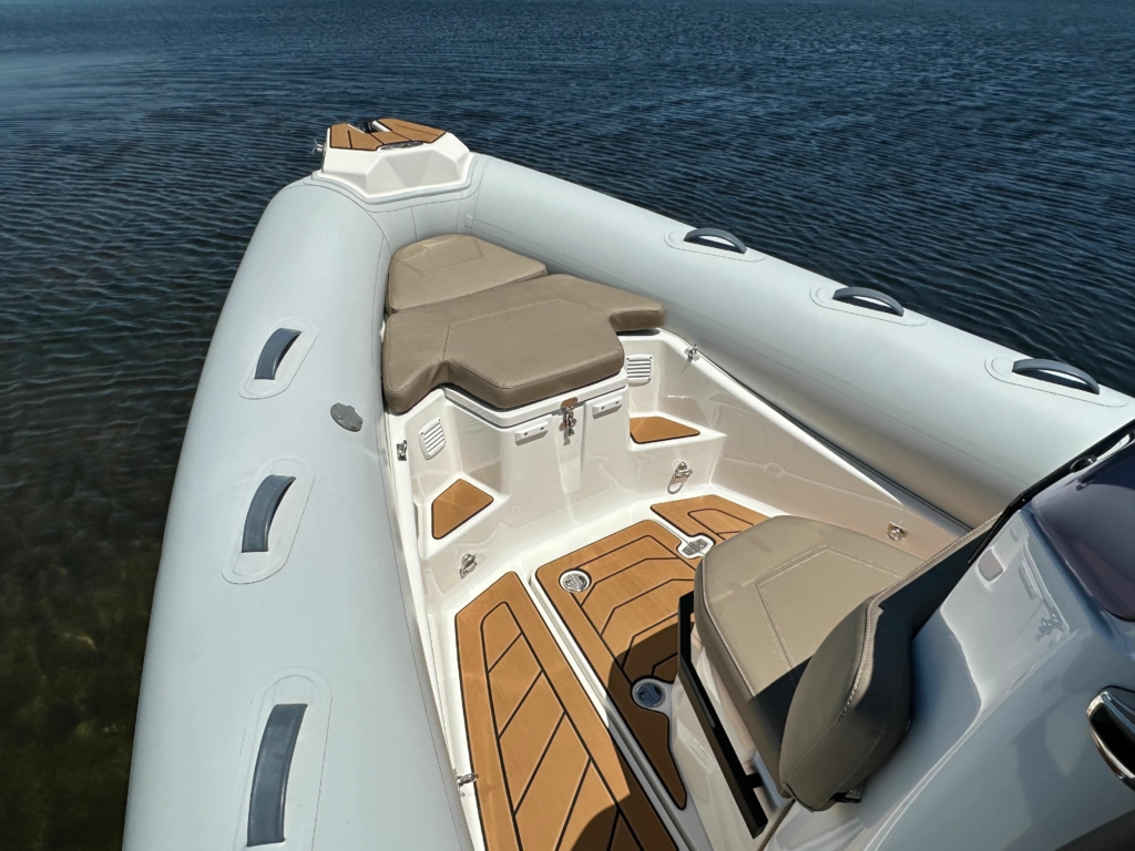 Boat grand-drive-600-lux-3
