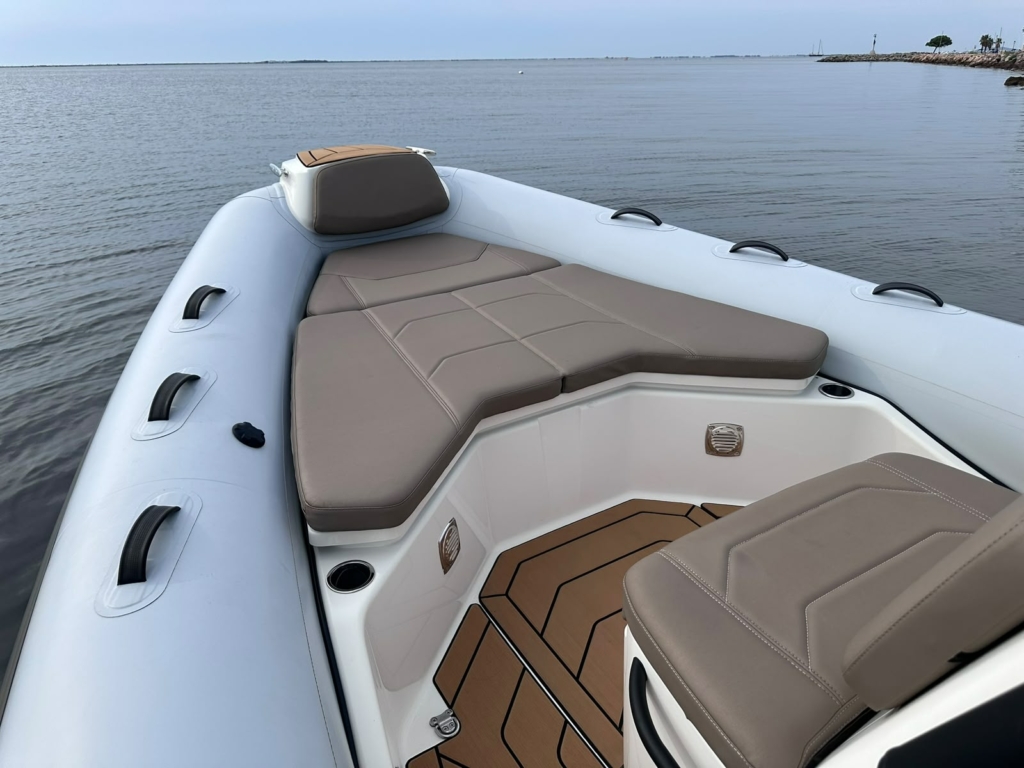 Boat grand-golden-line-750-2