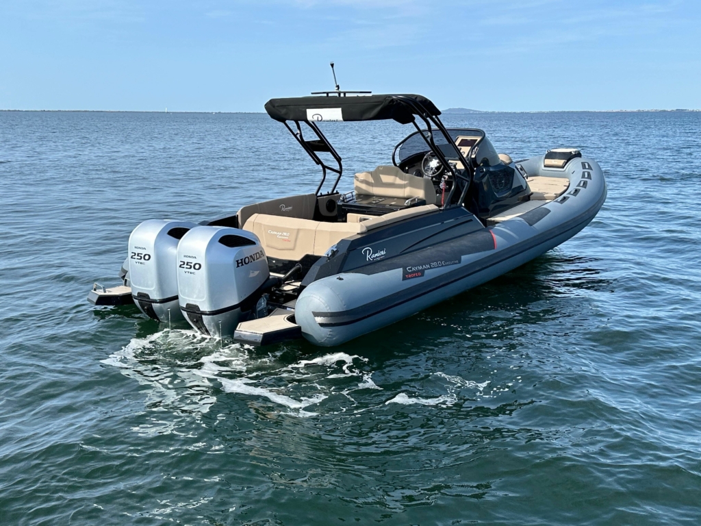 Boat ranieri-cayman-28-executive-2