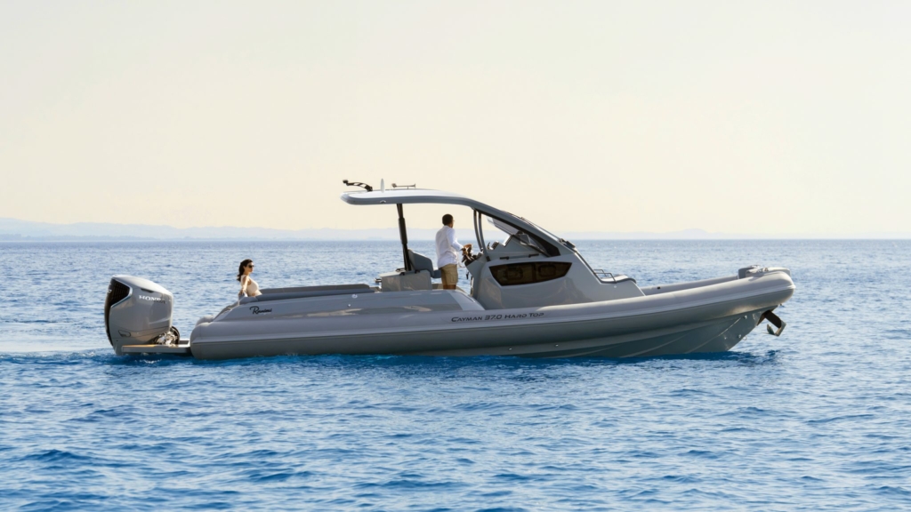 Boat ranieri-cayman-37-hard-top