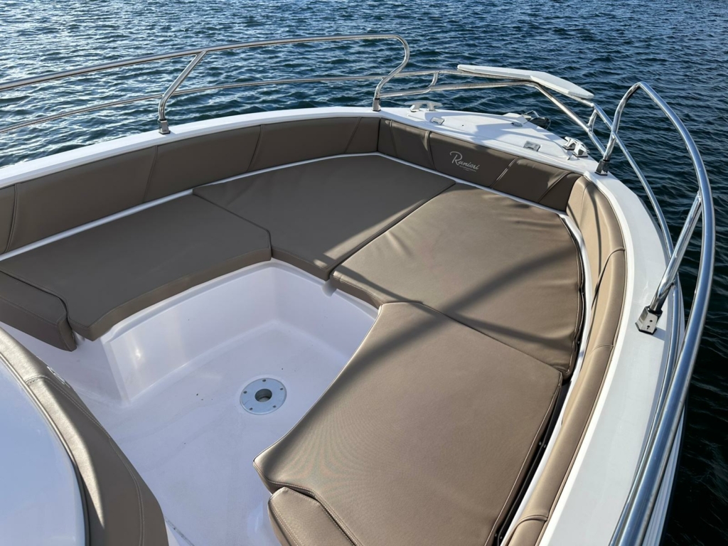 Boat ranieri-voyager-23s-3